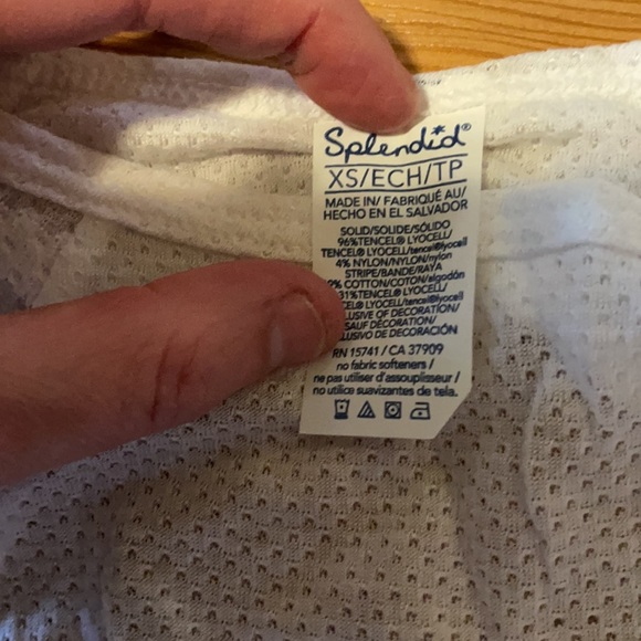 Splendid sheer drape 3/4 sleeve yoga top - Picture 4 of 5